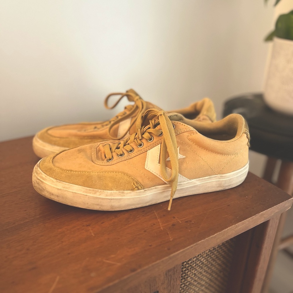 Men’s Converse Sneaker Yellow